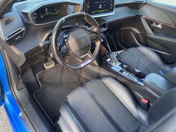 Peugeot 208 (17)