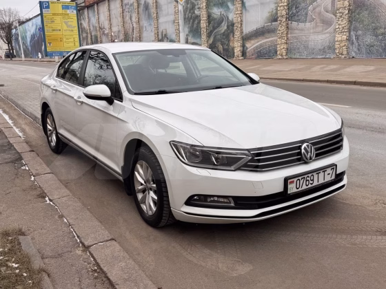 Volkswagen Passat (1)
