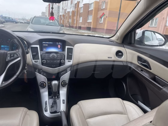 Chevrolet Cruze (4)