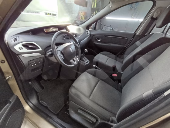 Renault Scenic (17)