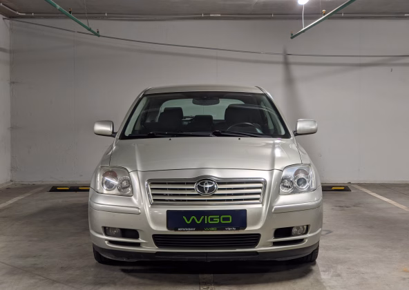 Toyota Avensis (2)