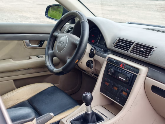 Audi A4 (13)