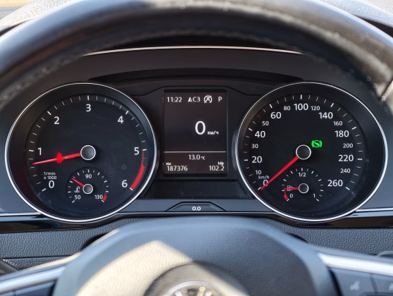 Volkswagen Passat (16)