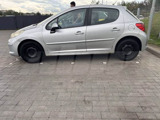 Peugeot 207 (1)