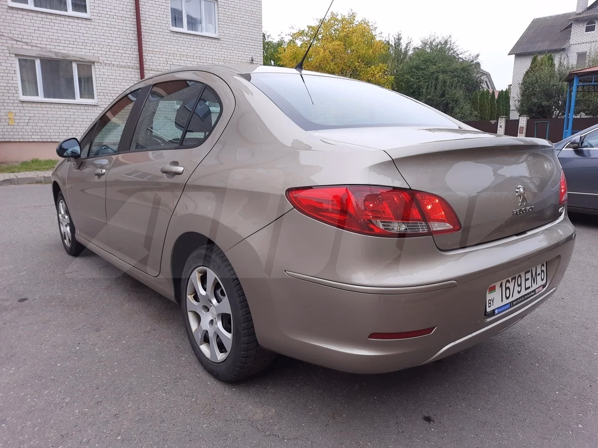 Peugeot 408