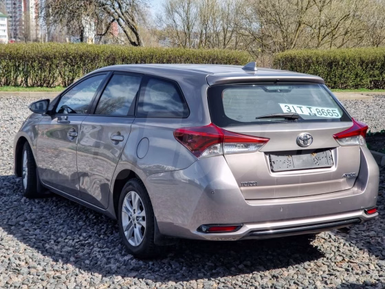 Toyota Auris (4)