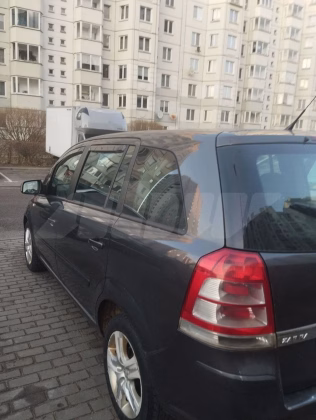 Opel Zafira (3)