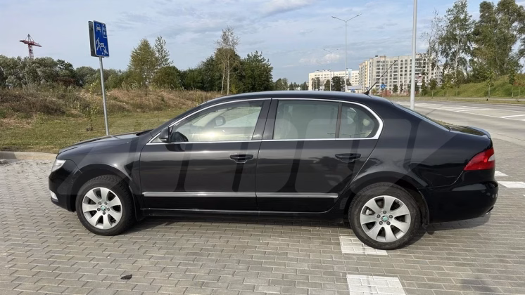 Skoda Superb (2)