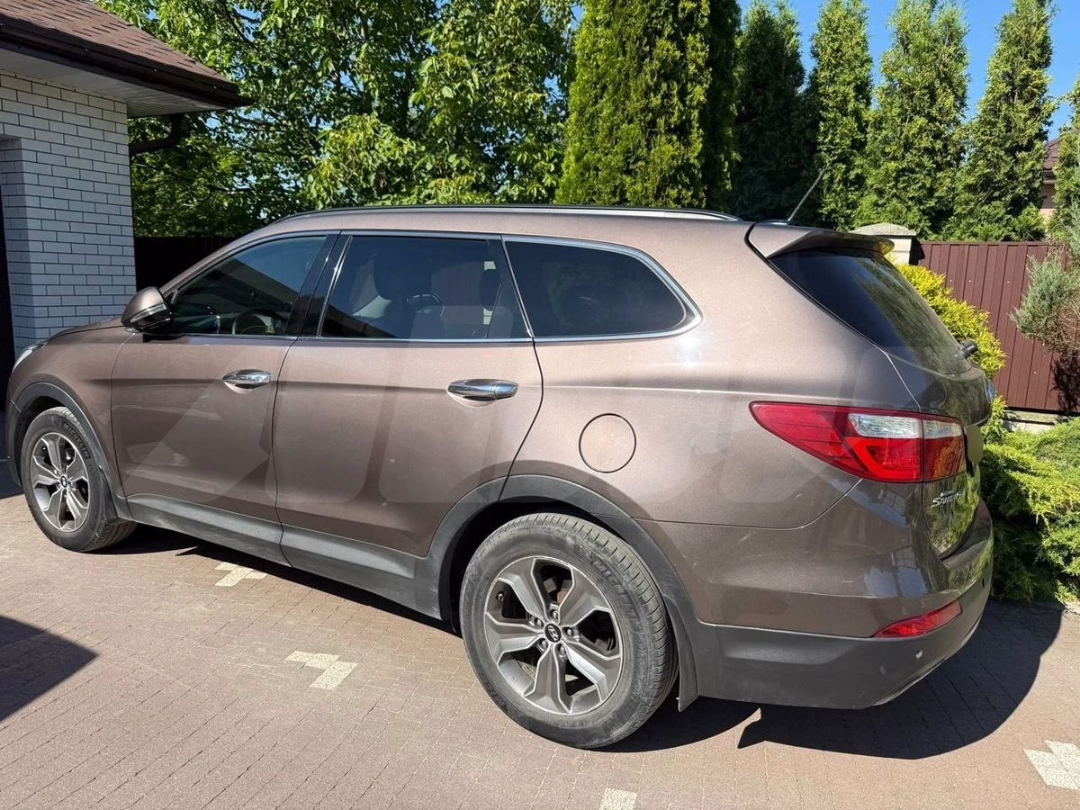 Hyundai Grand Santa Fe