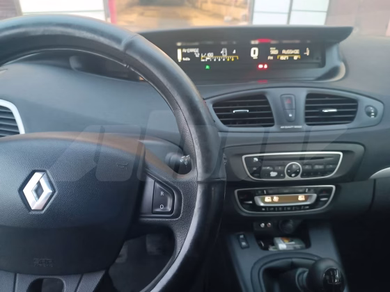 Renault Scenic (10)