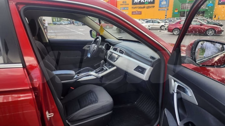 Geely Atlas (8)