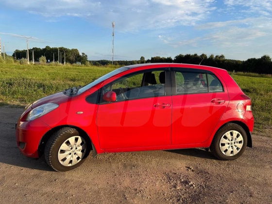 Toyota Yaris (1)