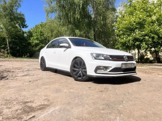 Volkswagen Jetta (5)