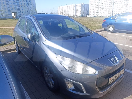 Peugeot 308 (2)