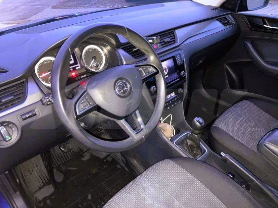 Skoda Rapid (10)