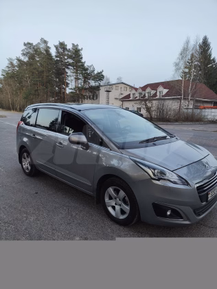 Peugeot 5008 (4)
