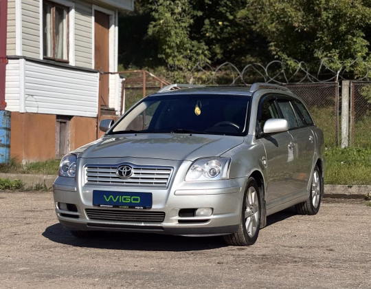 Toyota Avensis (3)