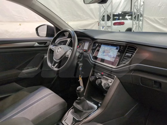 Volkswagen T-Roc (2)