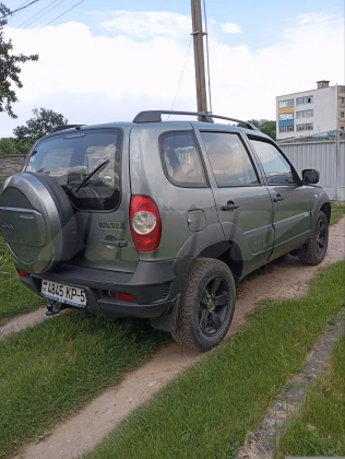 Chevrolet Niva (2)