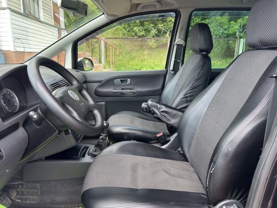 Volkswagen Sharan (9)