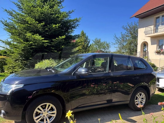 Mitsubishi Outlander (1)