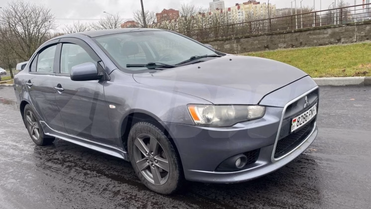 Mitsubishi Lancer