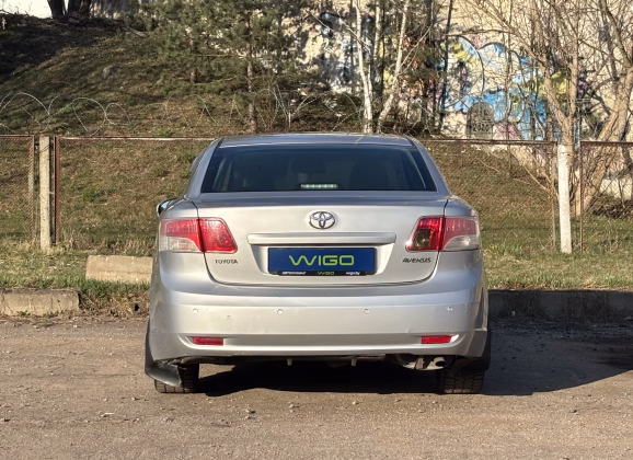 Toyota Avensis (5)