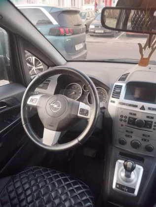 Opel Zafira (5)