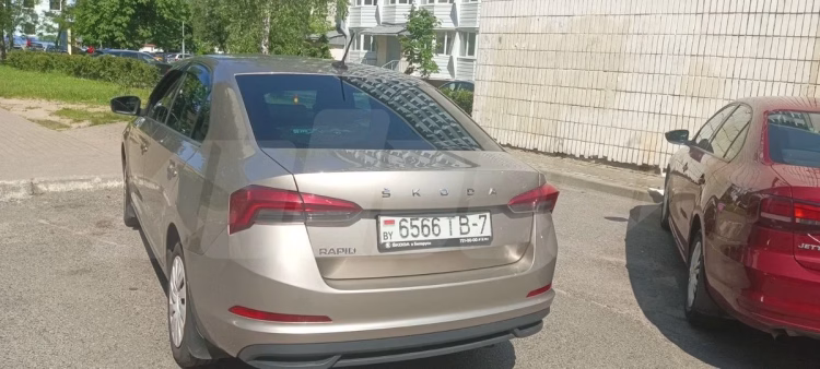 Skoda Rapid (7)