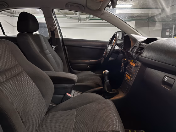 Toyota Avensis (12)