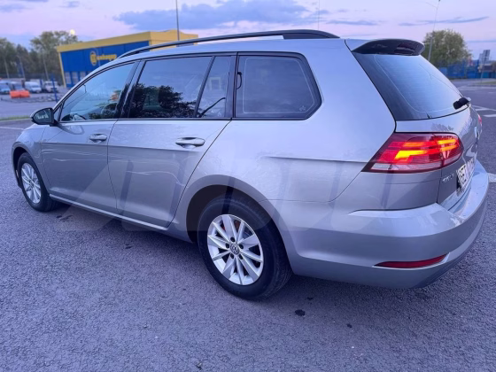 Volkswagen Golf (4)