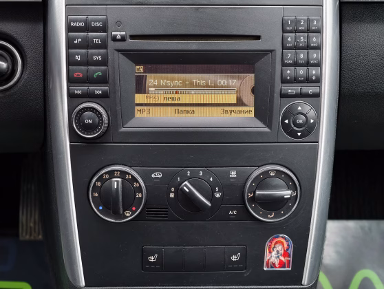 Mercedes-Benz B 250 (15)