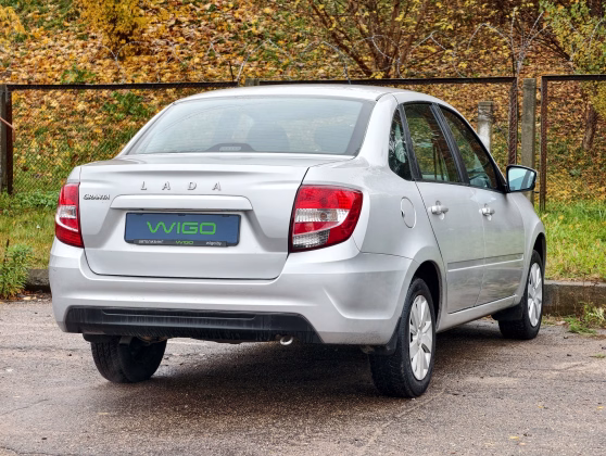 Lada Granta (6)