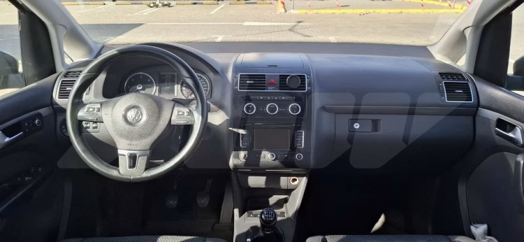 Volkswagen Touran (6)