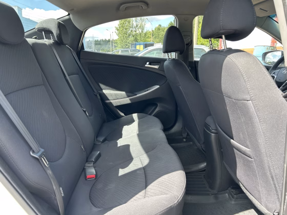 Hyundai Solaris / Accent (11)