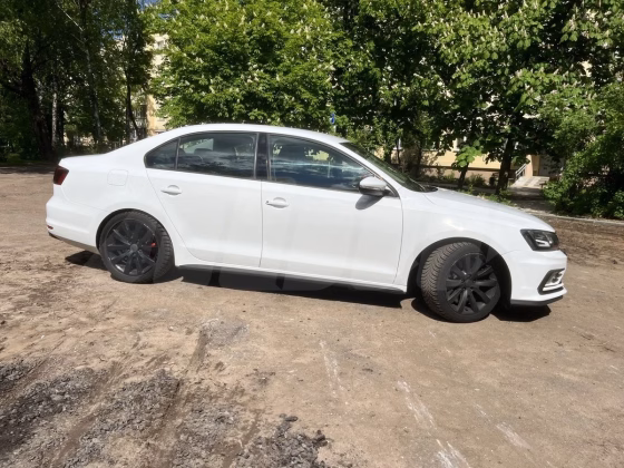 Volkswagen Jetta (12)