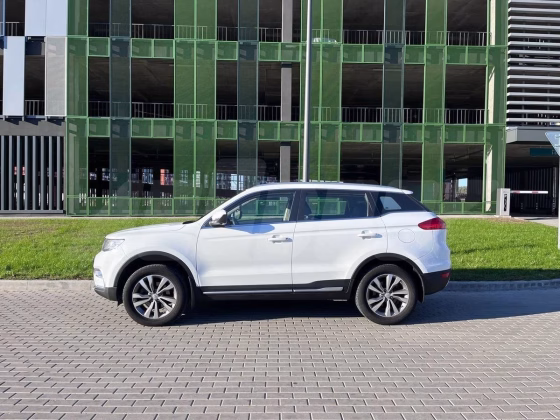 Geely Atlas (8)