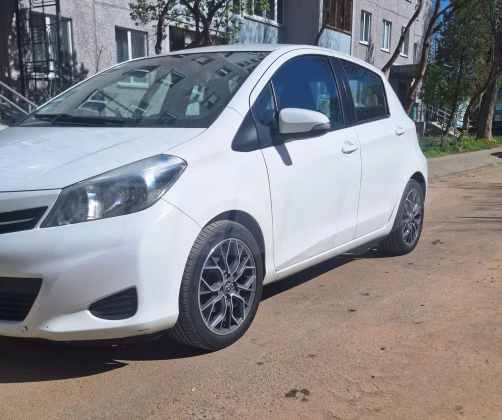 Toyota Yaris (1)
