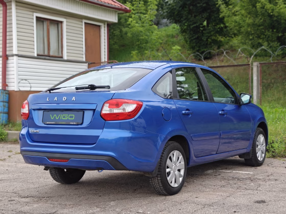 Lada Granta (6)