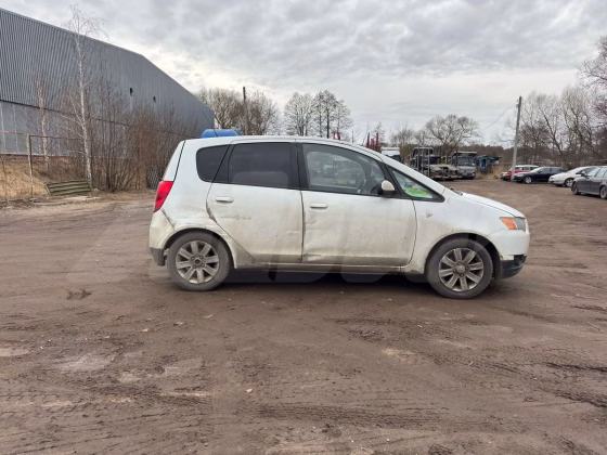 Mitsubishi Colt (1)