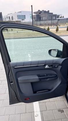 Volkswagen Touran (10)