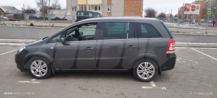 Opel Zafira (2)