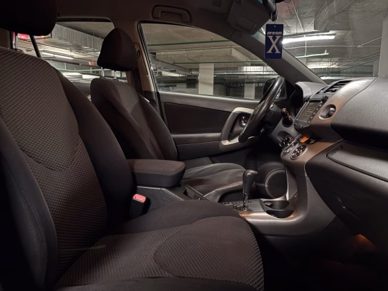 Toyota RAV 4 (12)