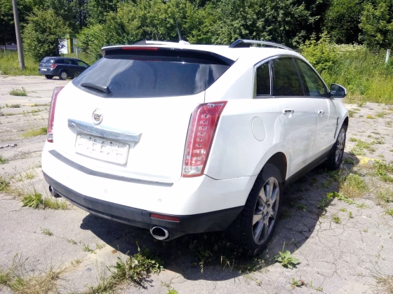 Cadillac SRX (6)