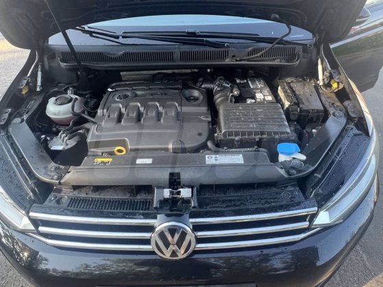 Volkswagen Touran (6)