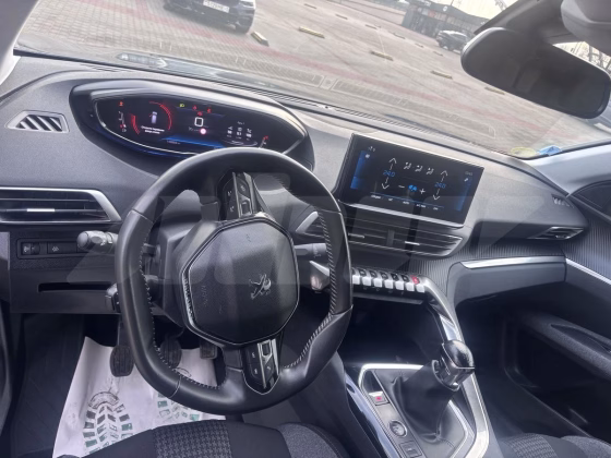 Peugeot 5008 (26)