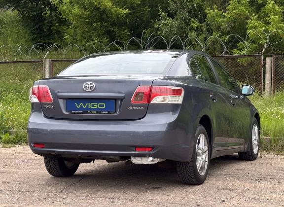 Toyota Avensis (6)