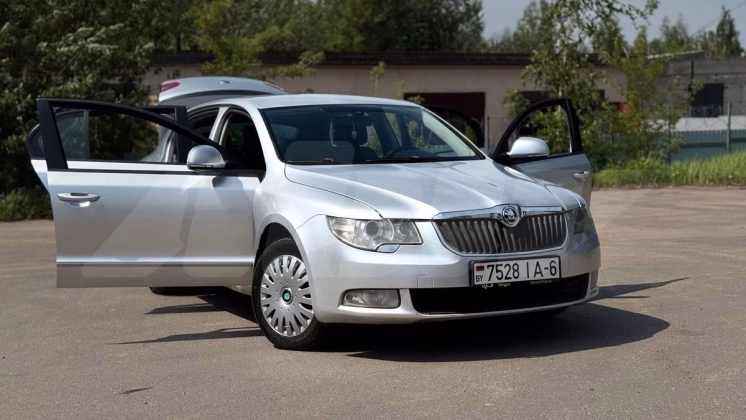 Skoda Superb (7)