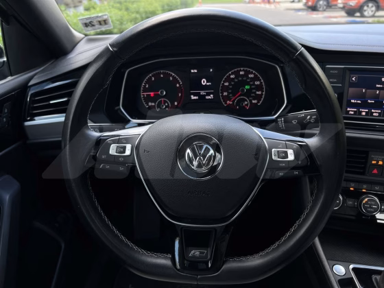 Volkswagen Jetta (11)