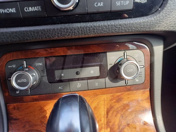 Volkswagen Touareg (10)